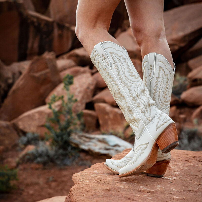 Ariat Women's Casanova Western Boots in Blanco