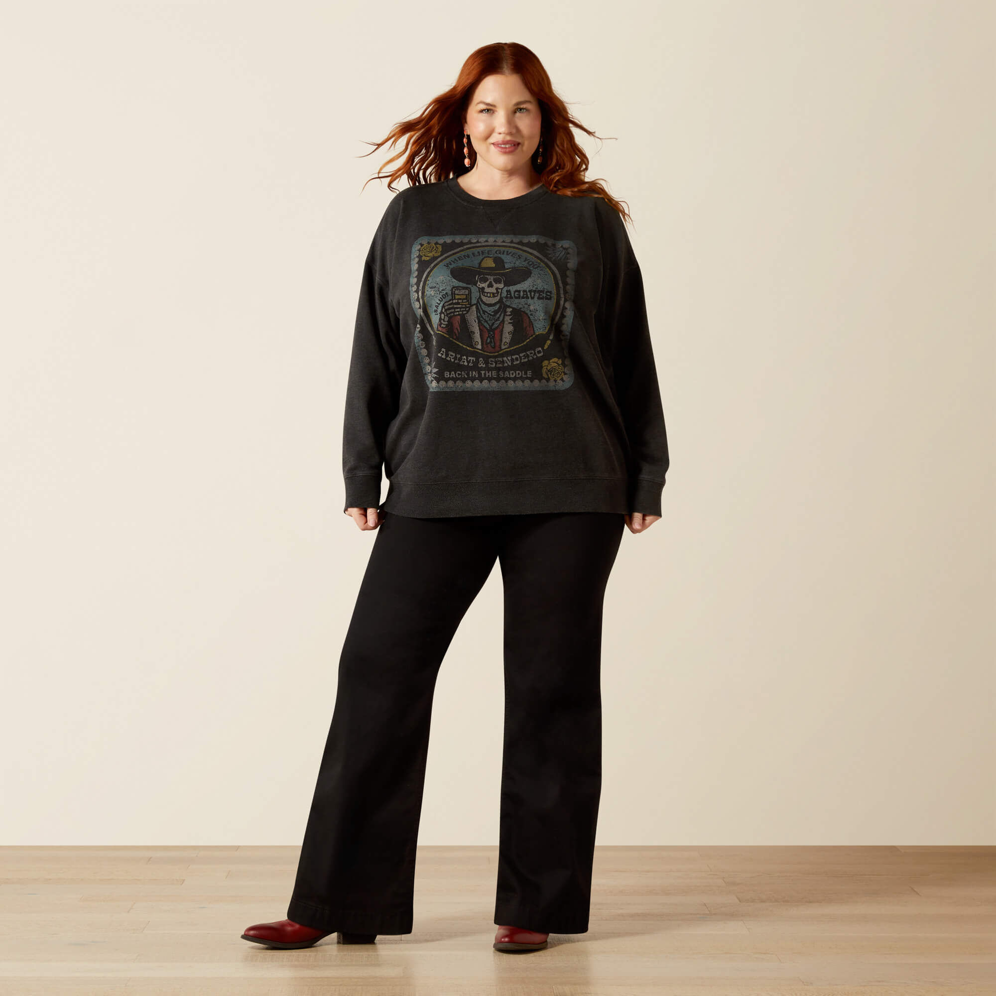 (取寄) アリアット レディース オーバーサイズ センデロ ウェン ライフ ギブズ ユー スウェットシャツ Ariat women Oversize Sendero When Life Gives You Agaves Sweatshirt Black Mineral Wash Oversize Sendero When Life Gives You Agaves Sweatshirt | Ariat
